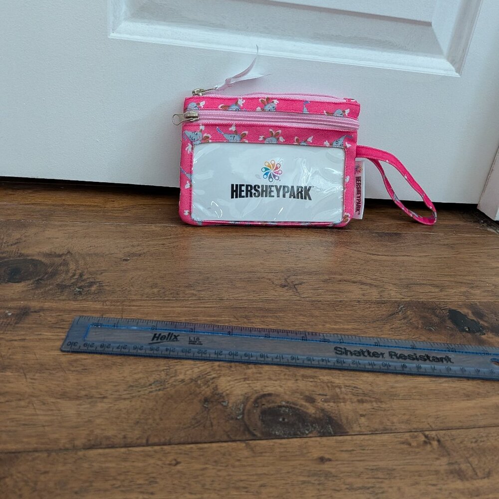 Hersheypark wristlet wallet bag - pink Hershey's Kisses
